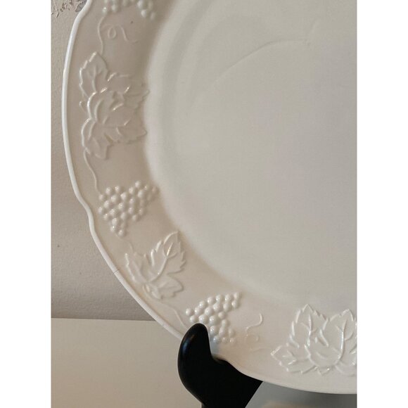 White Milk Glass Serving Platter 14 IN Round Grapes Leaves Replacement Vintage - Picture 7 of 9